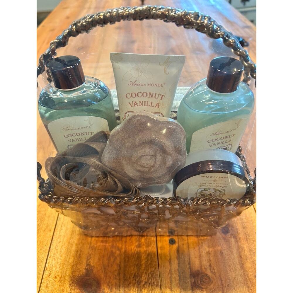 NIB ArioseMonde Coconut Vanilla Spa Gift Basket 8-Piece Bath Metal Wire Set - Picture 3 of 5